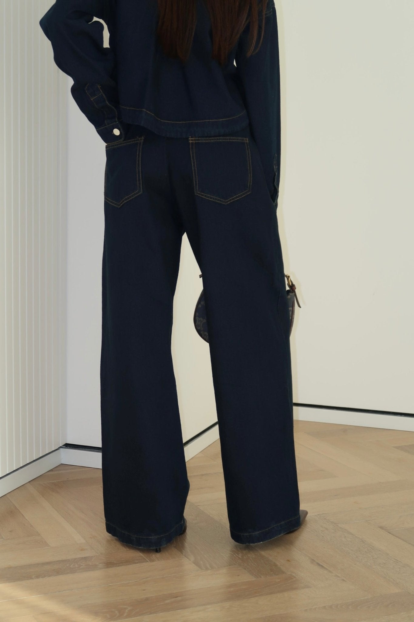 Alba Suit